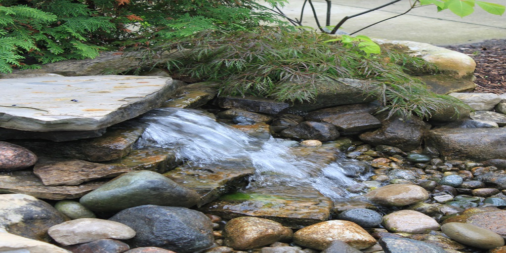 Types of Pond and Water Features for Small Gardens, Lawns